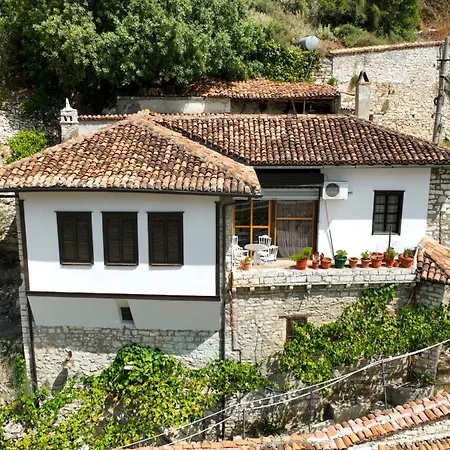 Vakantiehuis Lions Gate 1 Berat